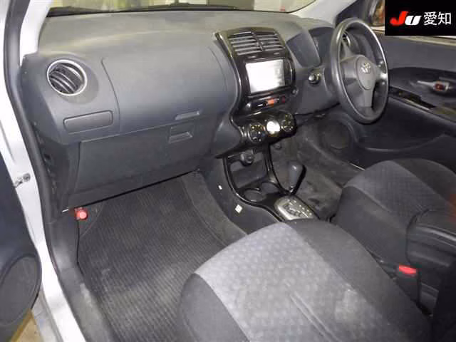 TOYOTA IST