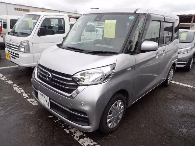 NISSAN DAYZ ROOX