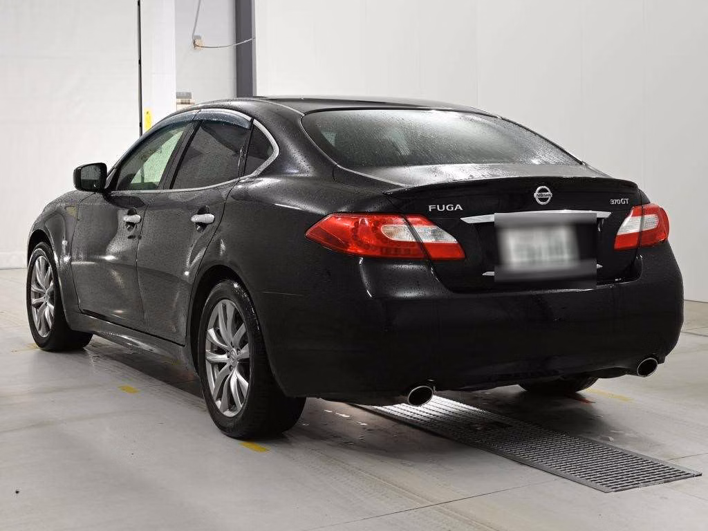 NISSAN FUGA