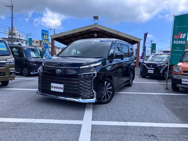 TOYOTA VOXY