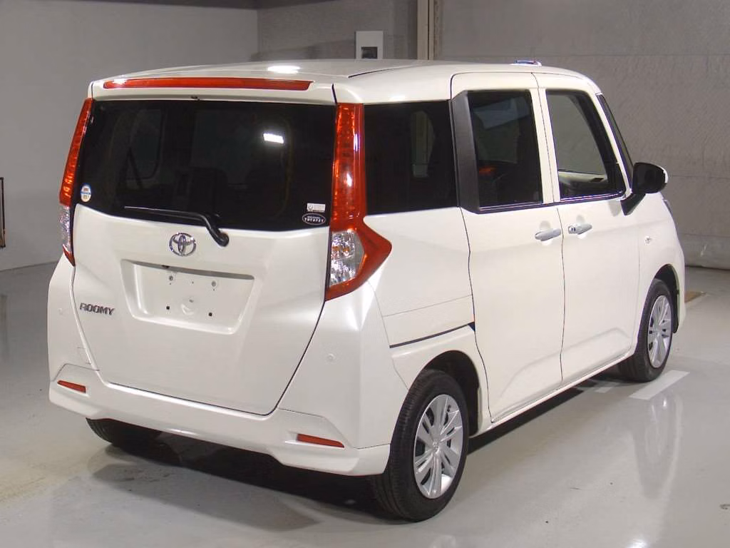 TOYOTA ROOMY