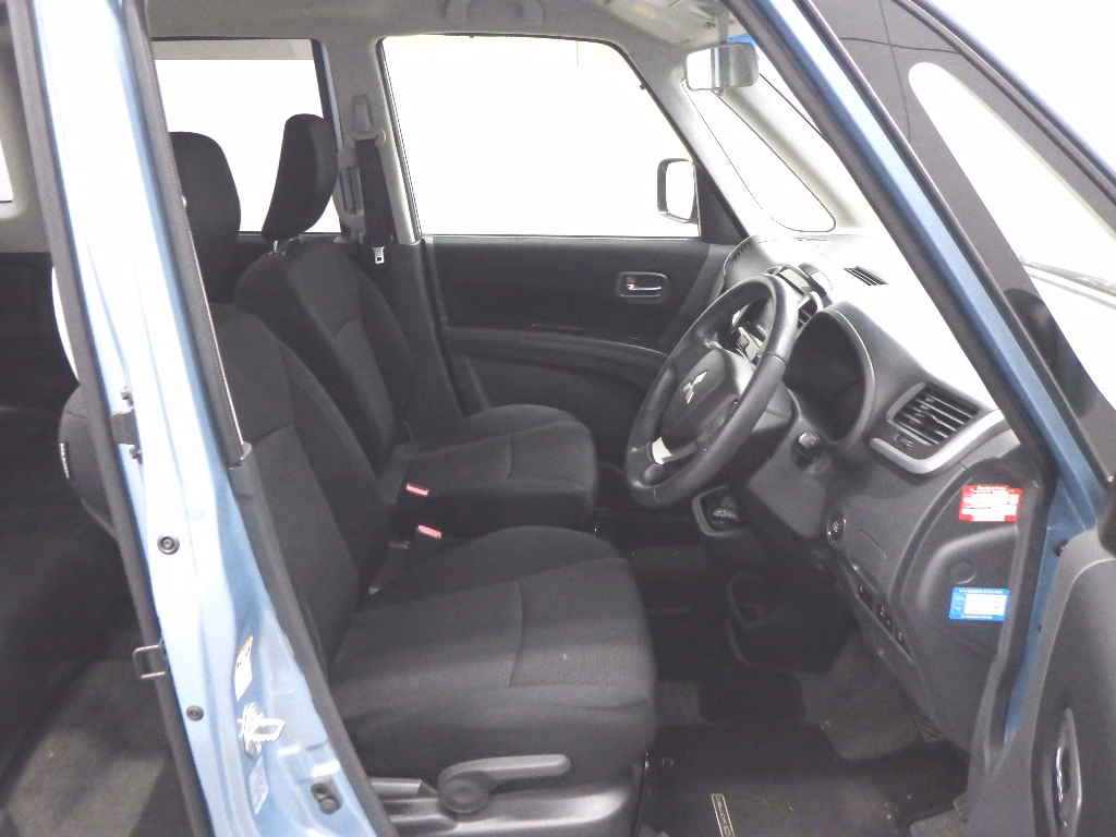 MITSUBISHI DELICA D:2
