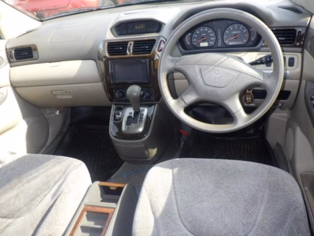 MITSUBISHI RVR