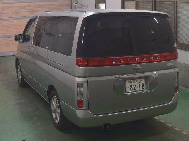 NISSAN ELGRAND