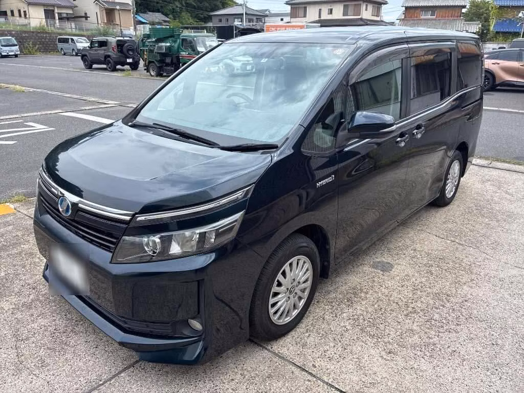 TOYOTA VOXY