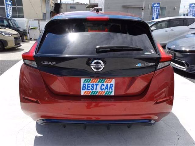 NISSAN LEAF