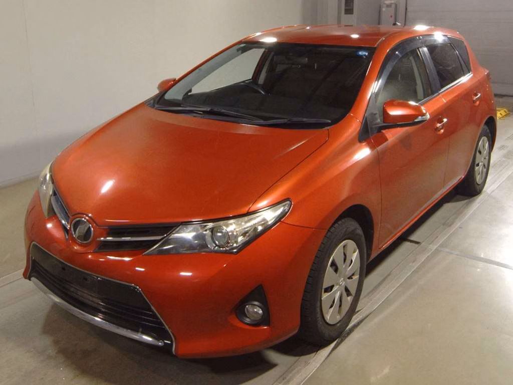 TOYOTA AURIS