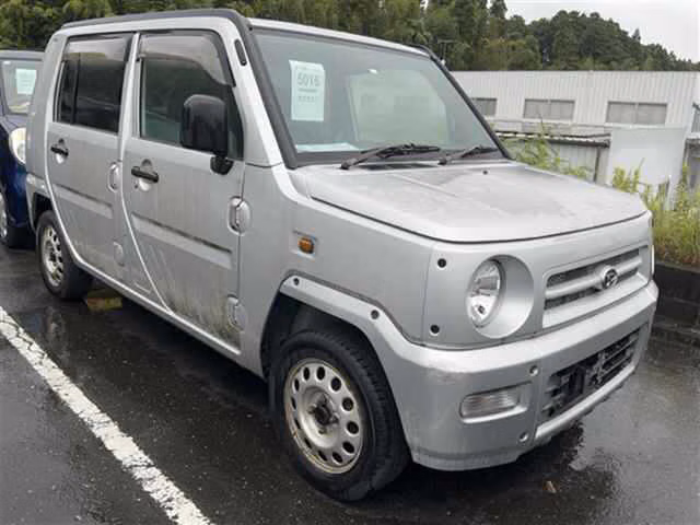DAIHATSU NAKED