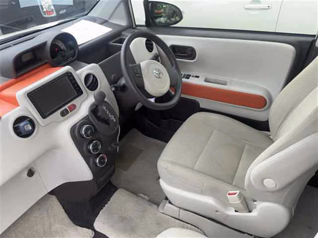 TOYOTA PORTE