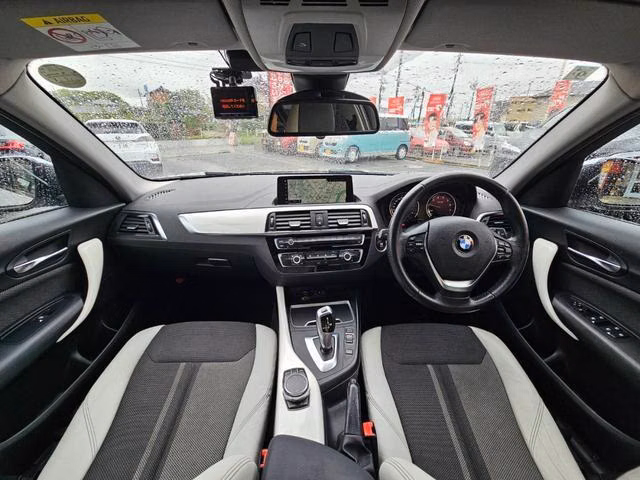 BMW 1-SERIES
