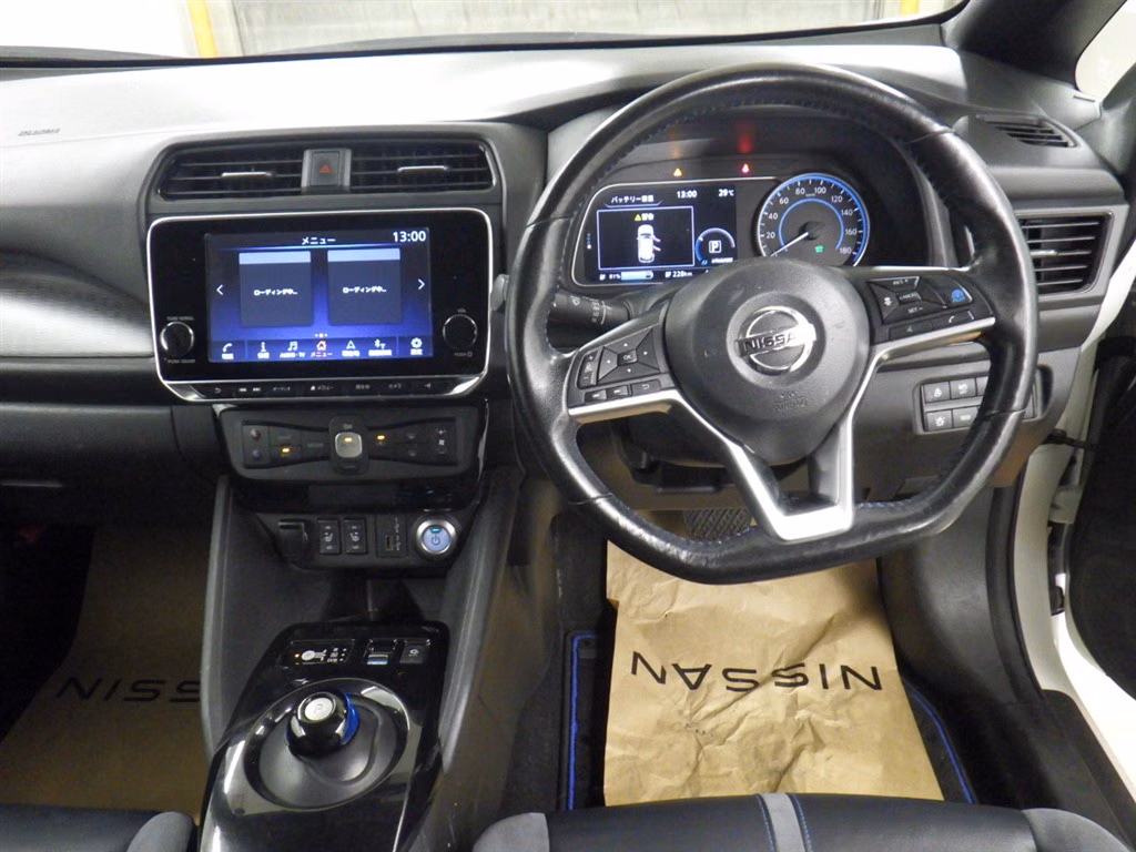 NISSAN LEAF