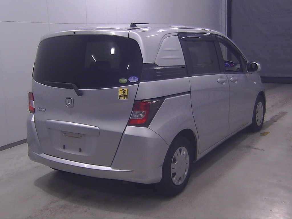 HONDA FREED SPIKE