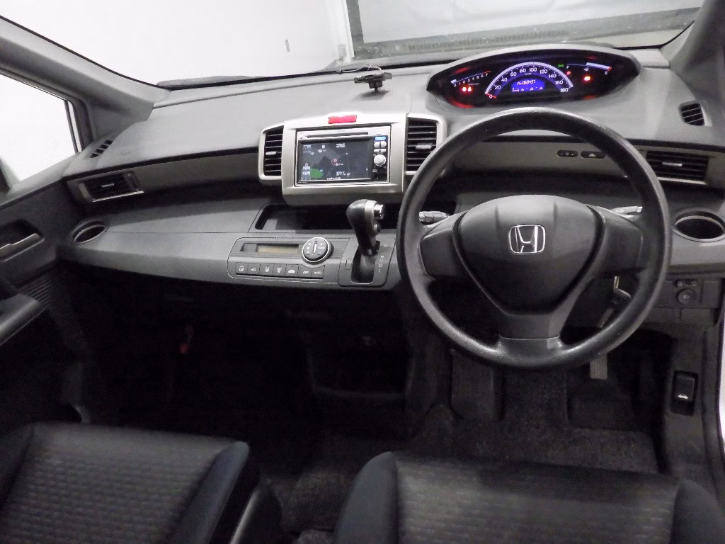 HONDA FREED SPIKE