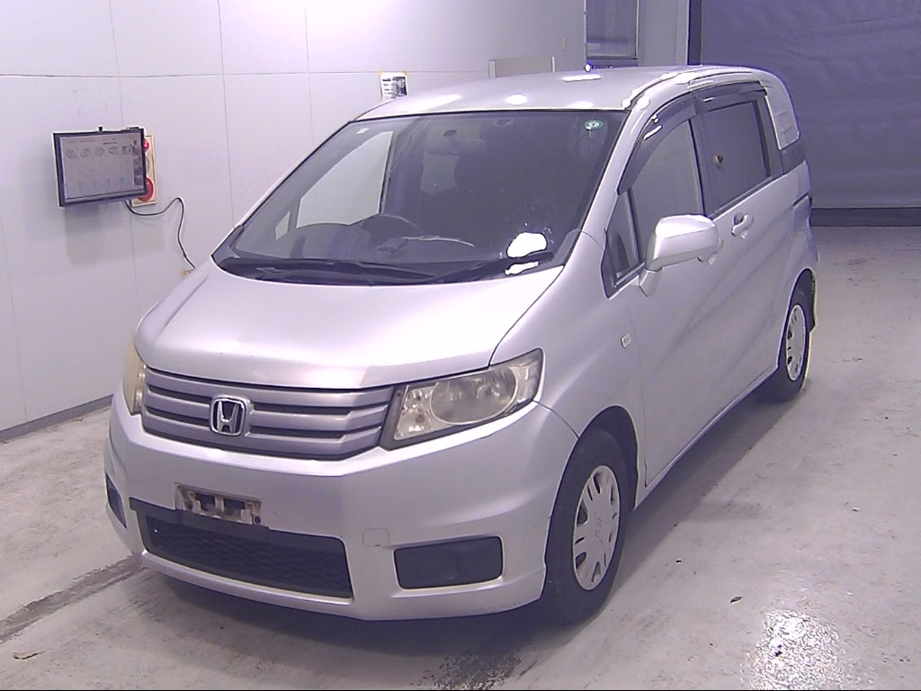 HONDA FREED SPIKE
