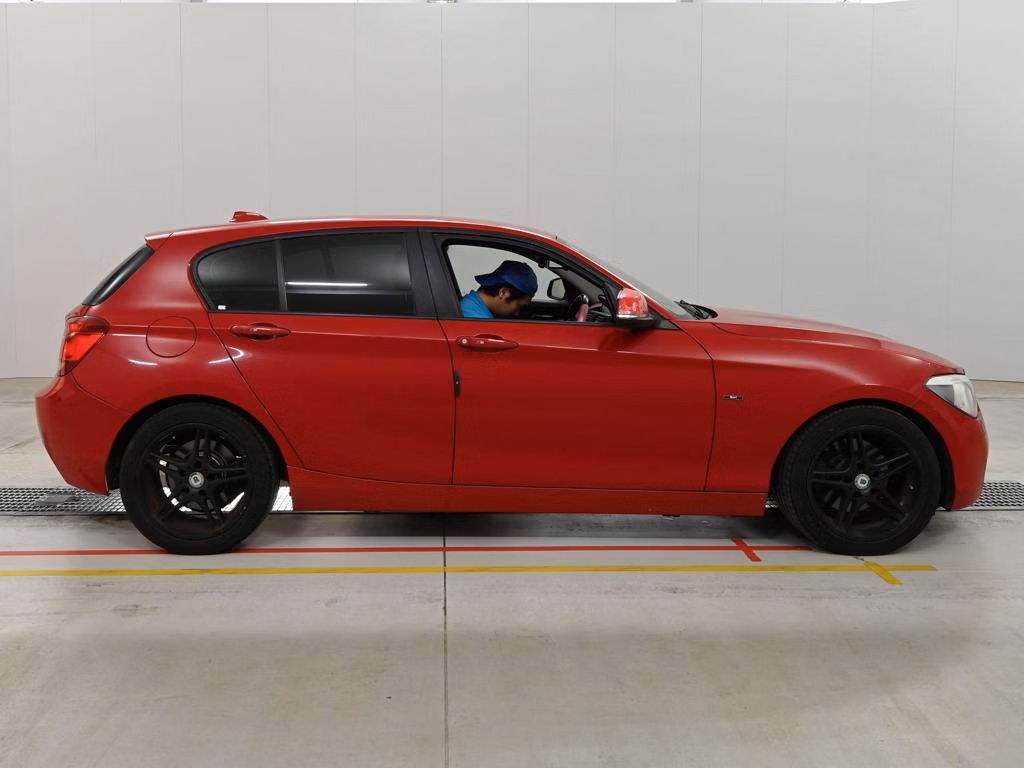 BMW 1-SERIES