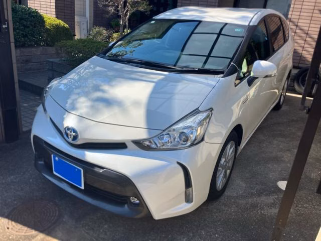 TOYOTA PRIUS ALPHA