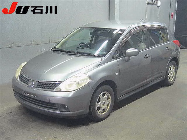 NISSAN TIIDA