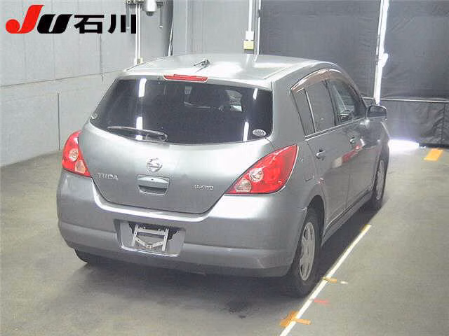 NISSAN TIIDA