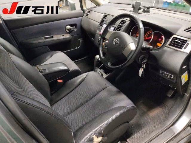 NISSAN TIIDA