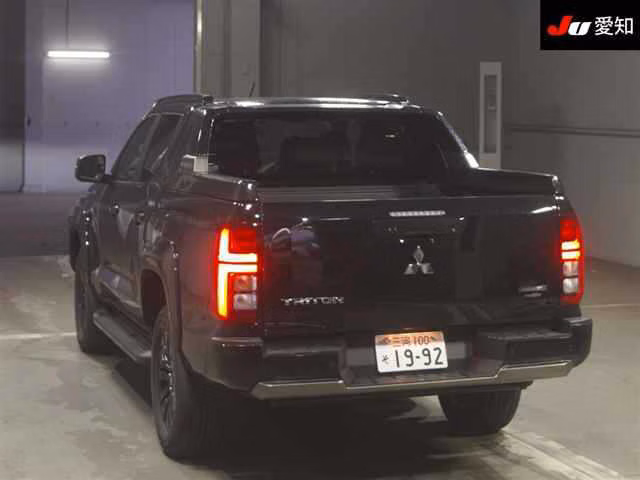 MITSUBISHI TRITON