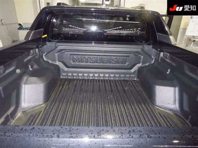 MITSUBISHI TRITON