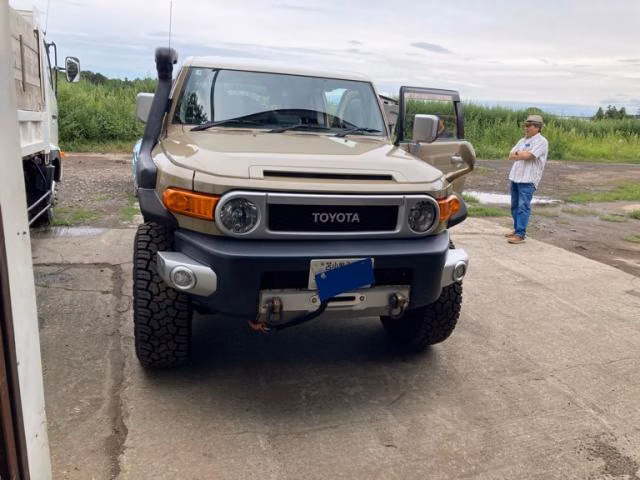 TOYOTA FJ CRUISER