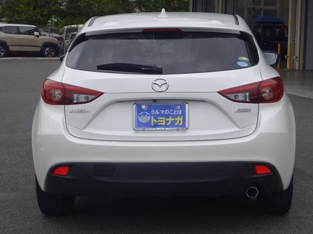 MAZDA AXELA