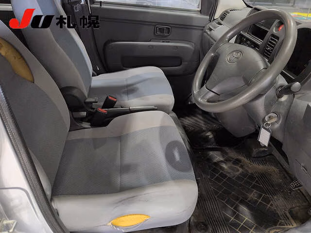 TOYOTA PIXIS VAN