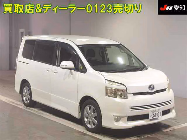 TOYOTA VOXY
