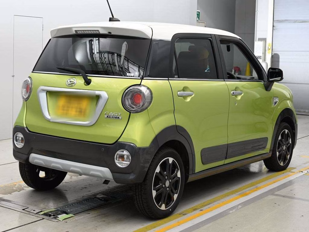 DAIHATSU CAST