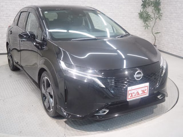 Nissan Aura