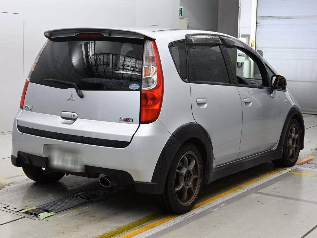 MITSUBISHI COLT