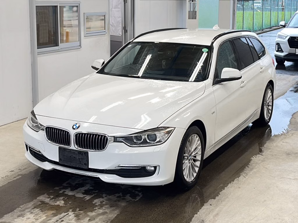 BMW 3-SERIES
