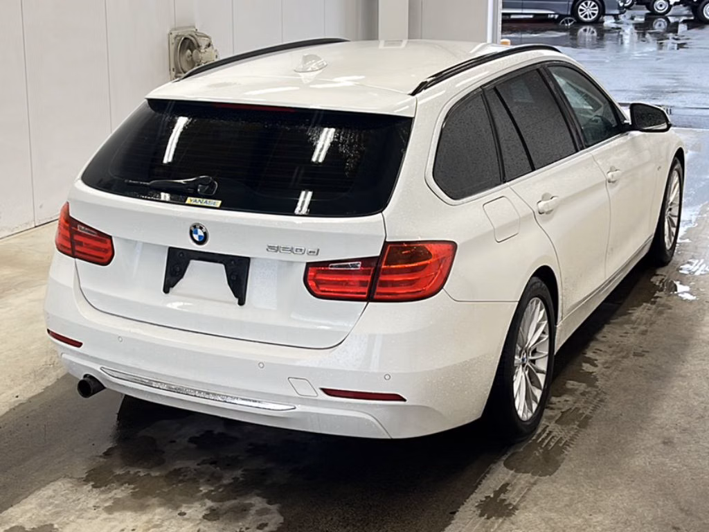 BMW 3-SERIES