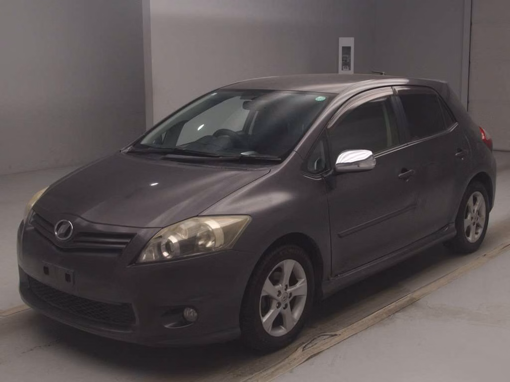 TOYOTA AURIS