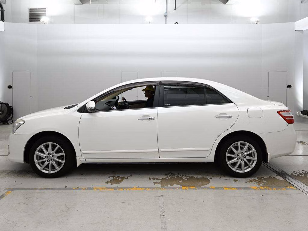 TOYOTA PREMIO