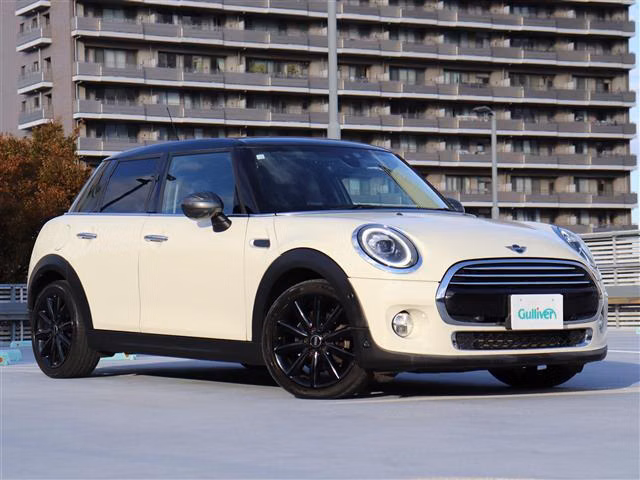 MINI HATCH