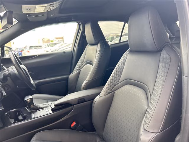 LEXUS UX200