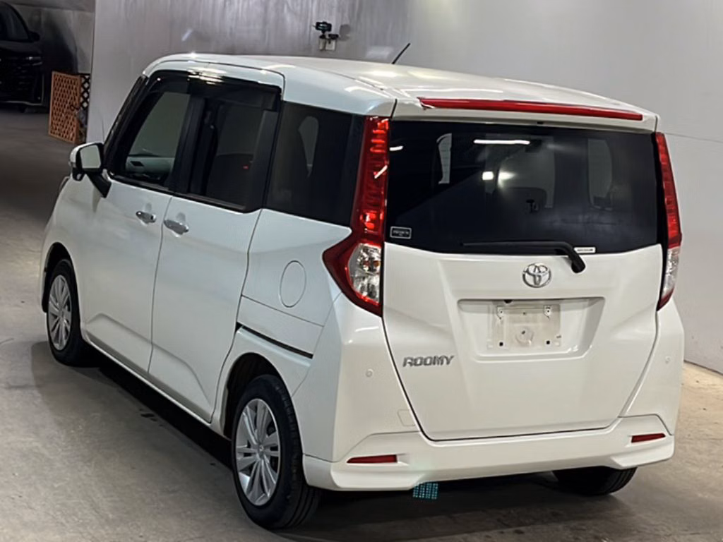 TOYOTA ROOMY