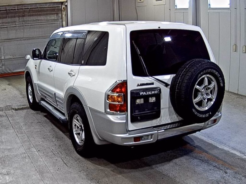 MITSUBISHI PAJERO
