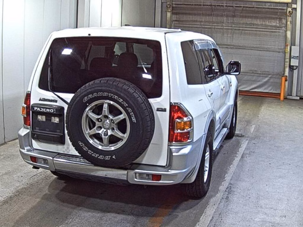 MITSUBISHI PAJERO