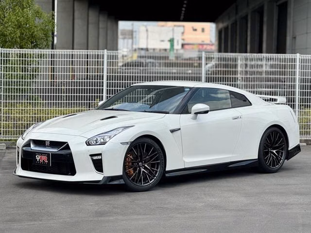 Nissan GT-R