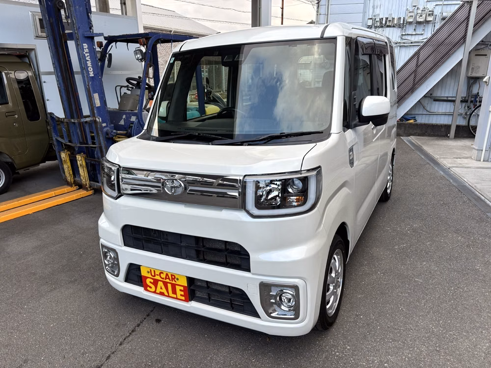 TOYOTA PIXIS MEGA