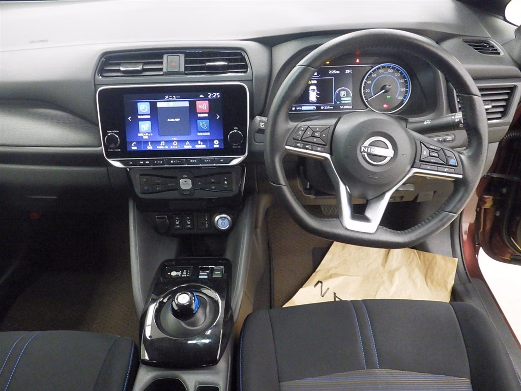 NISSAN LEAF