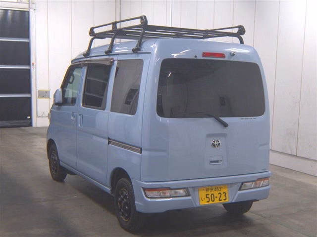 TOYOTA PIXIS VAN