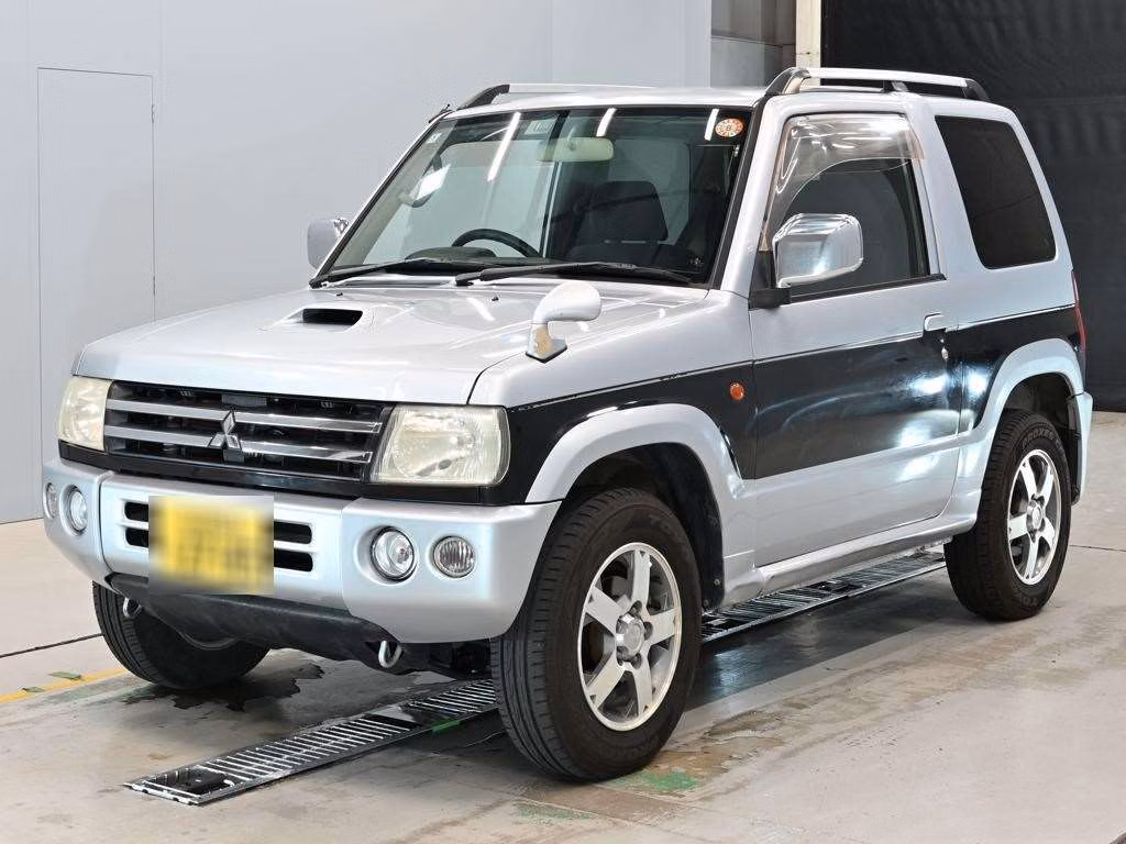MITSUBISHI PAJERO MINI