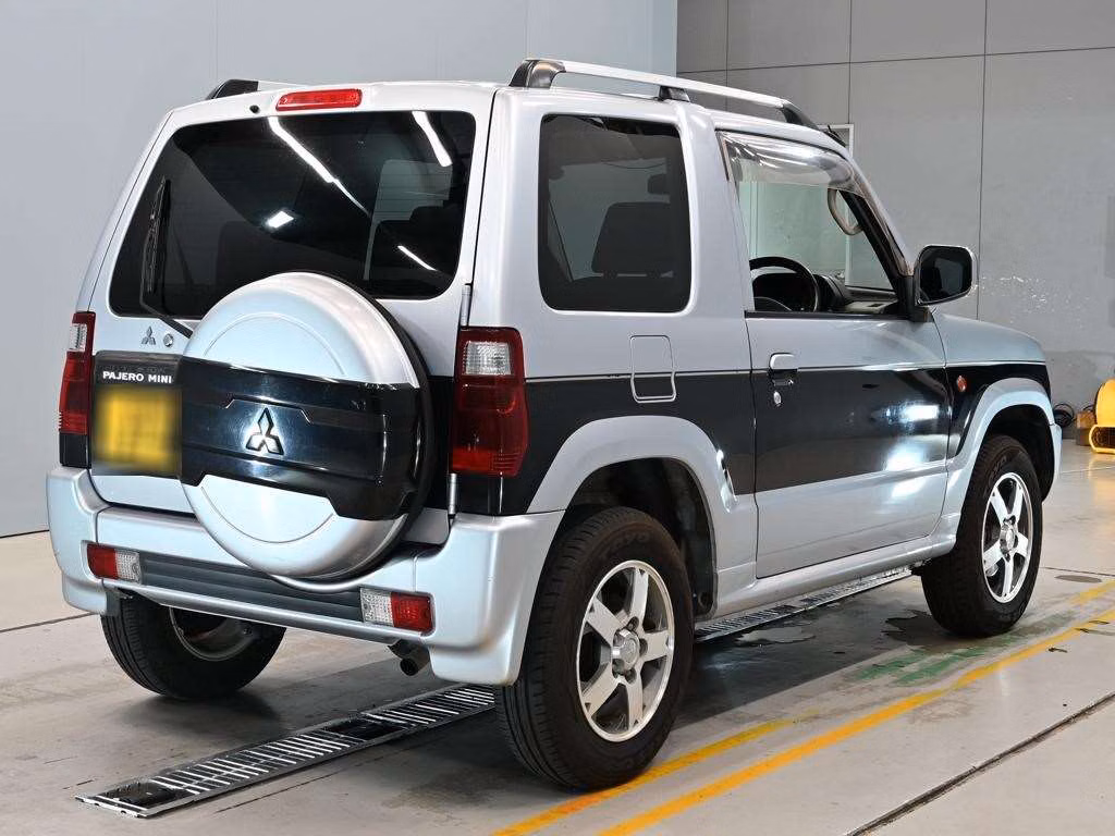 MITSUBISHI PAJERO MINI