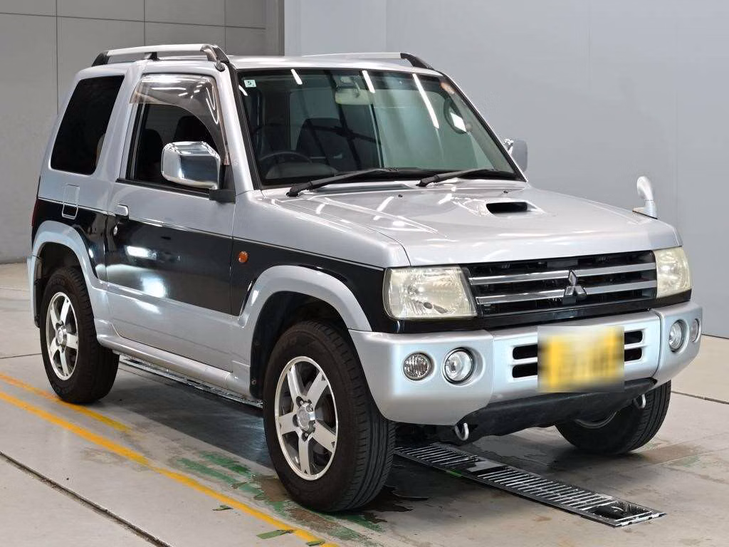 MITSUBISHI PAJERO MINI