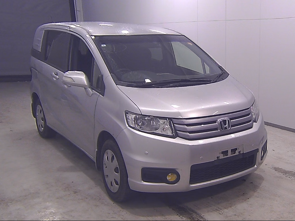 HONDA FREED SPIKE