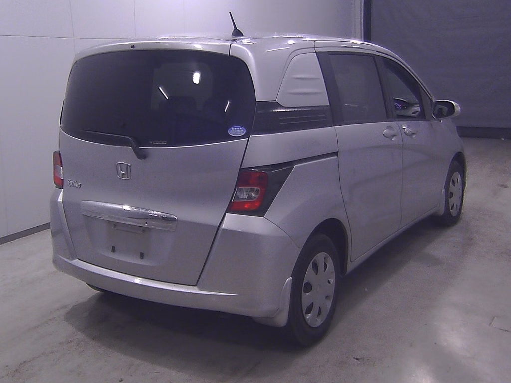 HONDA FREED SPIKE
